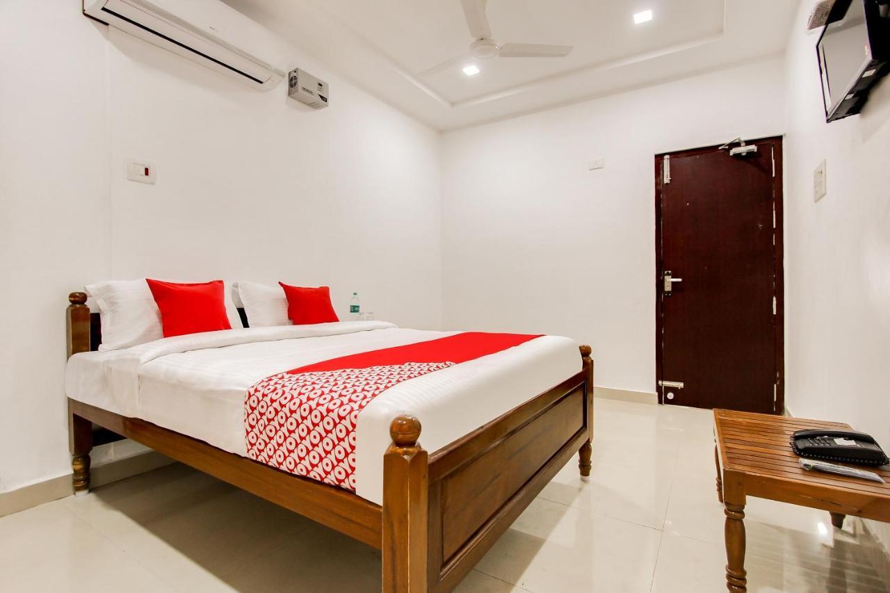 Отель Oyo 69625 Mayuraa Residency Кумбаконам Экстерьер фото
