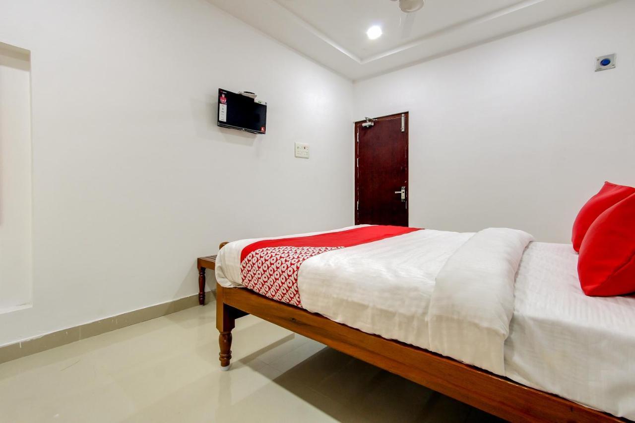 Отель Oyo 69625 Mayuraa Residency Кумбаконам Экстерьер фото